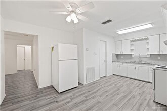 22 Vista Hermosa St in Edinburg, TX - Building Photo - Building Photo