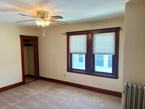 8 Fairfax St, Unit #1F in Somerville, MA - Foto de edificio - Building Photo