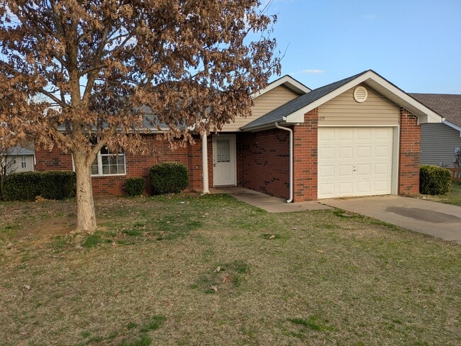 property at 1419 Crape Myrtle Dr