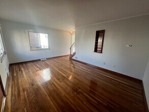 1324 Meadow Rd in Columbus, OH - Foto de edificio - Building Photo