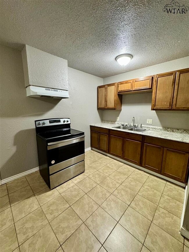 1616 Britain St in Wichita Falls, TX - Building Photo - Building Photo