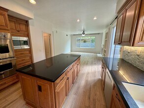 4650 Via Del Rancho in Thousand Oaks, CA - Building Photo - Building Photo