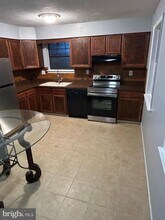 28 Deedre Ln in Glassboro, NJ - Foto de edificio - Building Photo