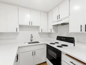 6358 Rancho Mission Rd, Unit 613 in San Diego, CA - Building Photo - Building Photo