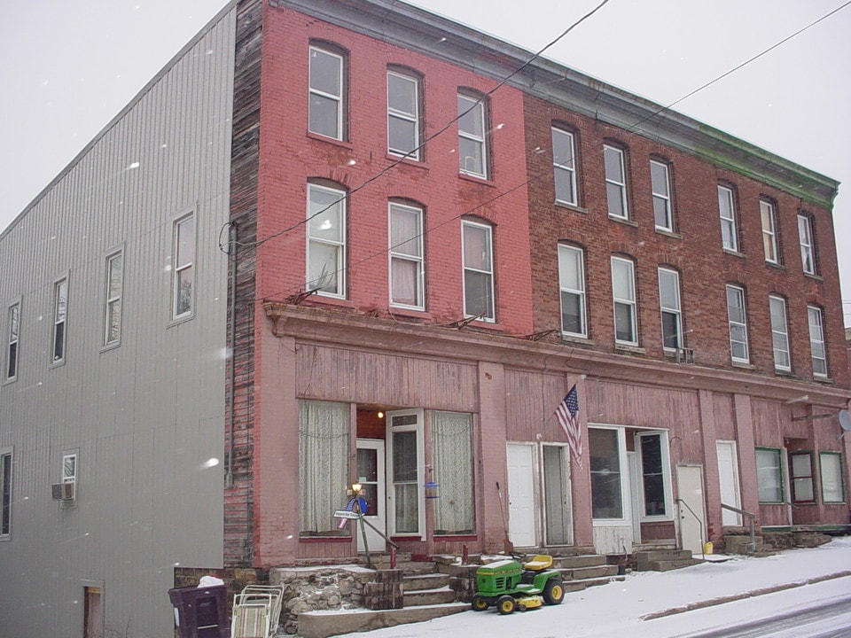 208-214 Main St in Theresa, NY - Foto de edificio