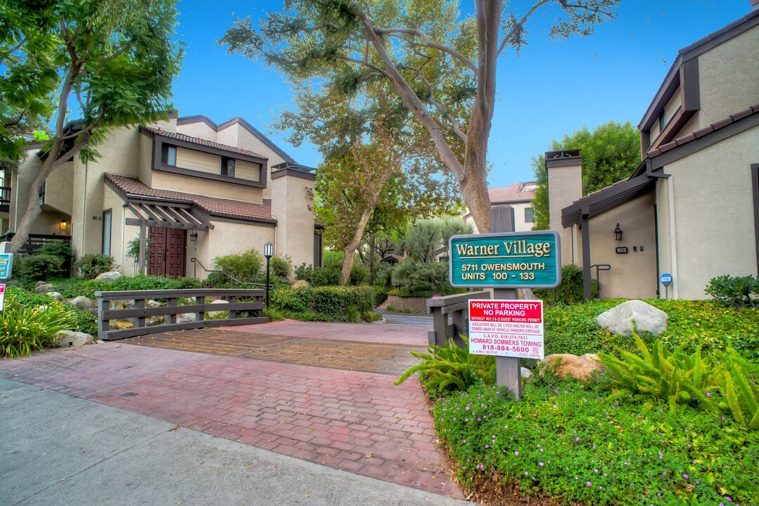 5711 Owensmouth Ave, Unit 128 in Woodland Hills, CA - Building Photo