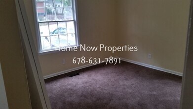 1870 E Farris Ave-Unit -1872 East Farris Ave in East Point, GA - Building Photo - Building Photo