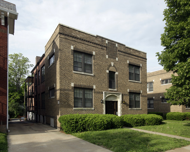 Ethel Court Apartments in Richmond Heights, MO - Building Photo - Building Photo