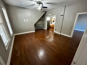 3704 Eastern Ave, Unit 2 in Cincinnati, OH - Foto de edificio - Building Photo