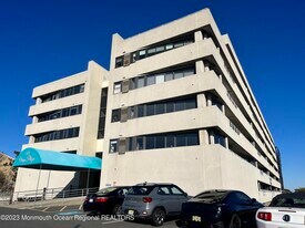 525 Ocean Blvd in Long Branch, NJ - Building Photo