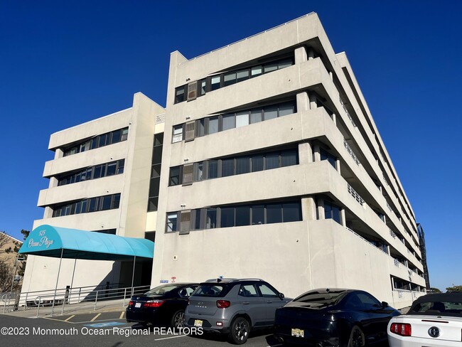 property at 525 Ocean Blvd