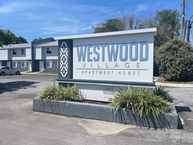 Westwood Village in Panama City, FL - Foto de edificio - Building Photo