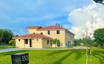 3301 SW 139th Ave in Miramar, FL - Building Photo - Building Photo