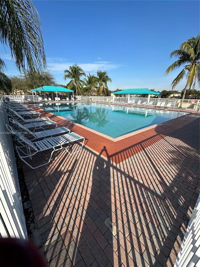 2619 SE 15th Pl in Homestead, FL - Building Photo - Building Photo