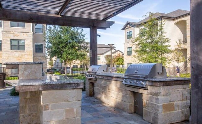 12325 Shadow Creek Pkwy