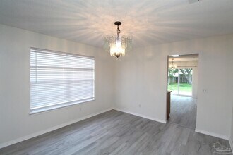 2432 Gulf Breeze Ave in Pensacola, FL - Building Photo - Building Photo