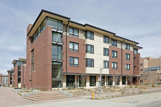 Walnut Aggie Village Apartments in Fort Collins, CO - Foto de edificio - Building Photo