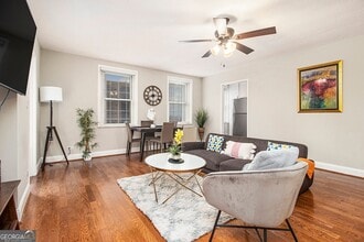 300 Peachtree St NE, Unit 21K in Atlanta, GA - Building Photo - Building Photo