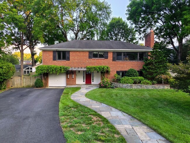 property at 3505 N Jefferson St
