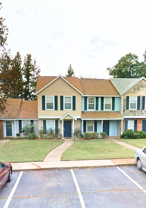 316 Quincy Ave in Mcdonough, GA - Building Photo