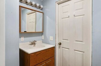 710 E Park St in Urbana, IL - Building Photo - Building Photo