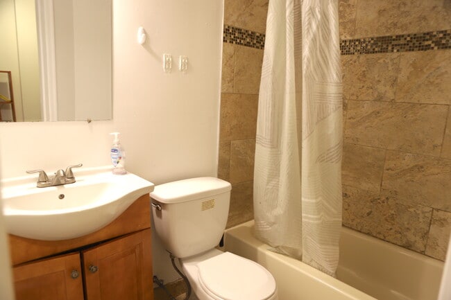 1703 Page St, Unit A