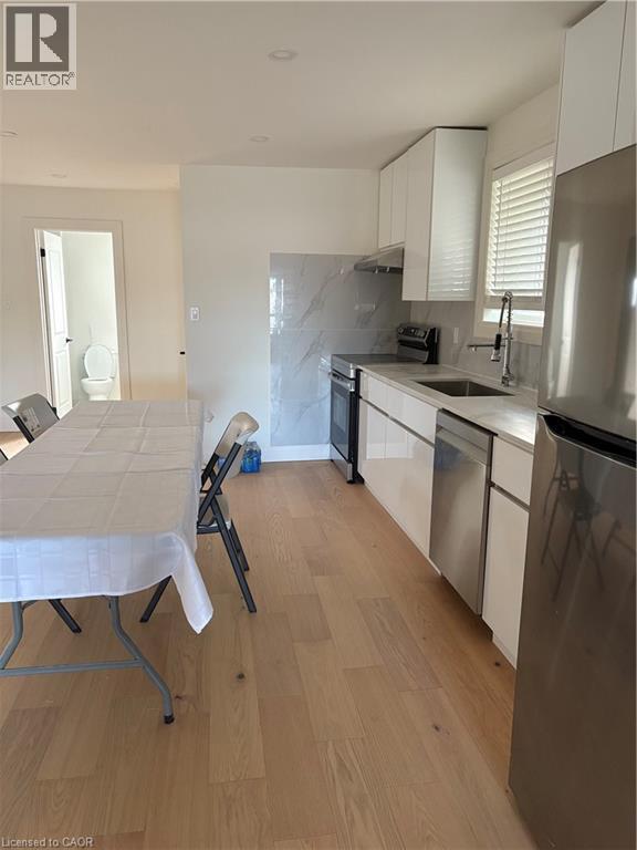 13 Penny Ln in Hamilton, ON - Building Photo - Building Photo