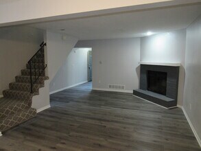 1918 NE Knollbrook St in Lee's Summit, MO - Building Photo - Building Photo