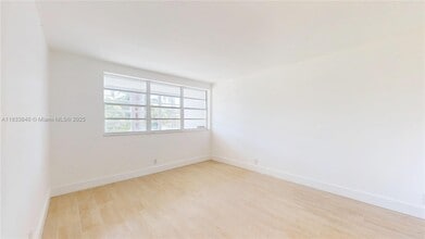 1333 E Hallandale Beach Blvd in Hallandale Beach, FL - Building Photo - Building Photo