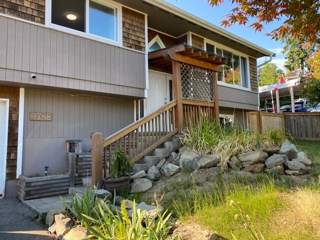 3788 Howden Dr in Nanaimo, BC - Building Photo - Building Photo