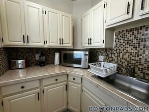 32 Kingsdale St in Boston, MA - Foto de edificio - Building Photo