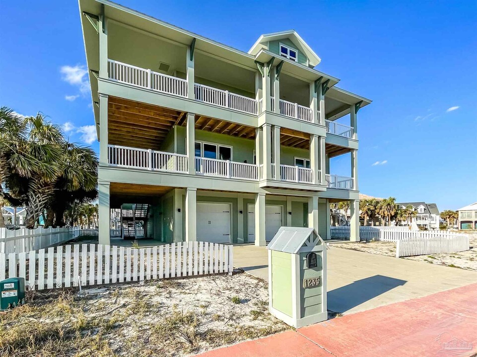 1235 Parasol Pl in Pensacola, FL - Building Photo