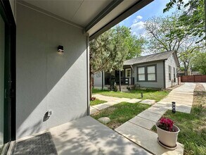 914 E 39th St in Austin, TX - Building Photo - Building Photo