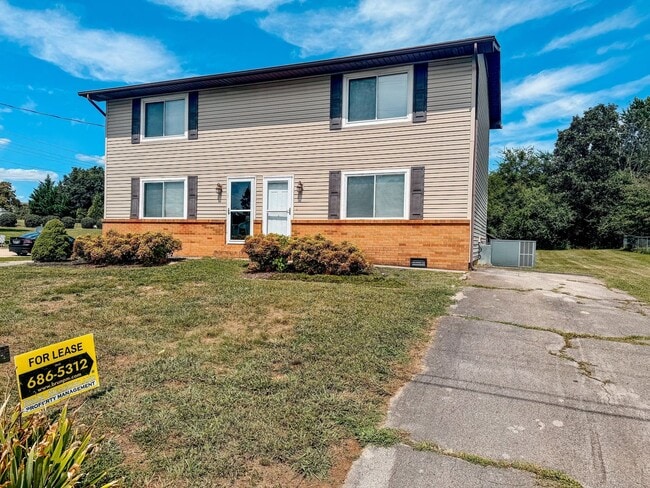 property at 2332 Pinewood Dr