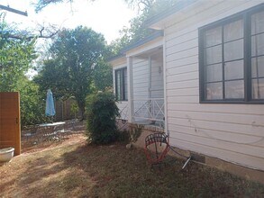 2808 Windsor Rd in Austin, TX - Building Photo - Building Photo