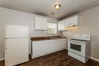 3014 W 10th St in Indianapolis, IN - Foto de edificio - Building Photo