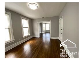 3331 N Whipple St, Unit 1 in Chicago, IL - Building Photo