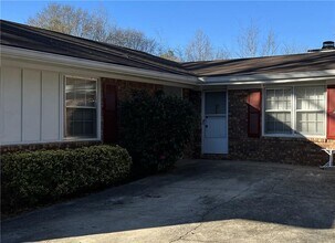 4588 Tilly Mill Rd in Atlanta, GA - Building Photo - Building Photo