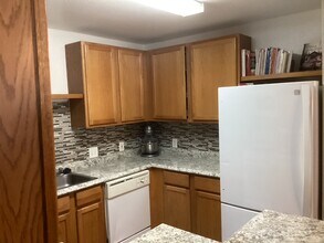 565 Peerless Way, Unit 108 in Tracy, CA - Building Photo - Building Photo