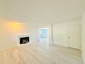 7415 NE 61st Ave in Vancouver, WA - Foto de edificio - Building Photo