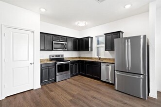 327 Gypsum Ln in Glenn Heights, TX - Building Photo - Building Photo