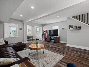 829 Portage Lakes Drive, Unit SI ID1496076P in Akron, OH - Foto de edificio - Building Photo