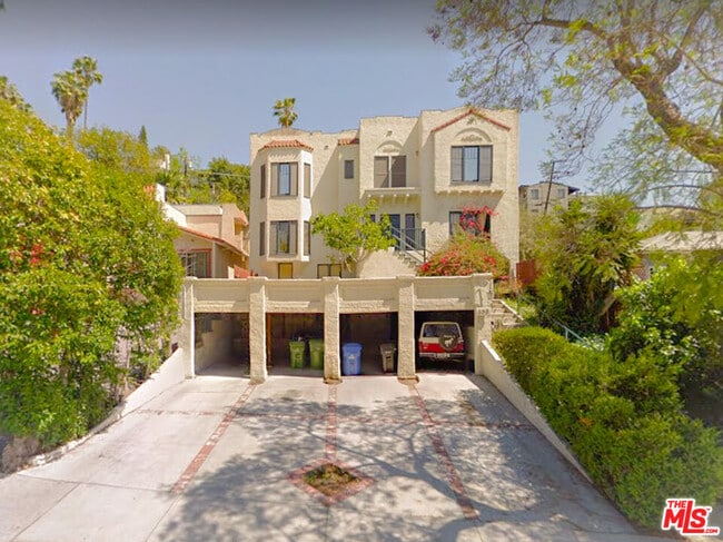 property at 850 Tularosa Dr