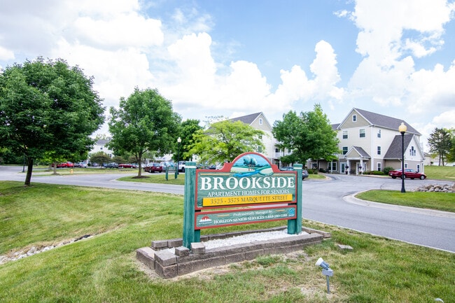 Brookside I & II Senior Apartments in Davenport, IA - Building Photo - Building Photo