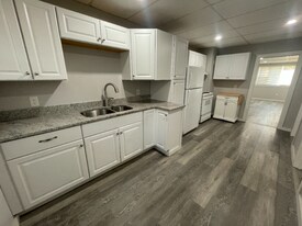 37 Lake St in Webster, MA - Building Photo