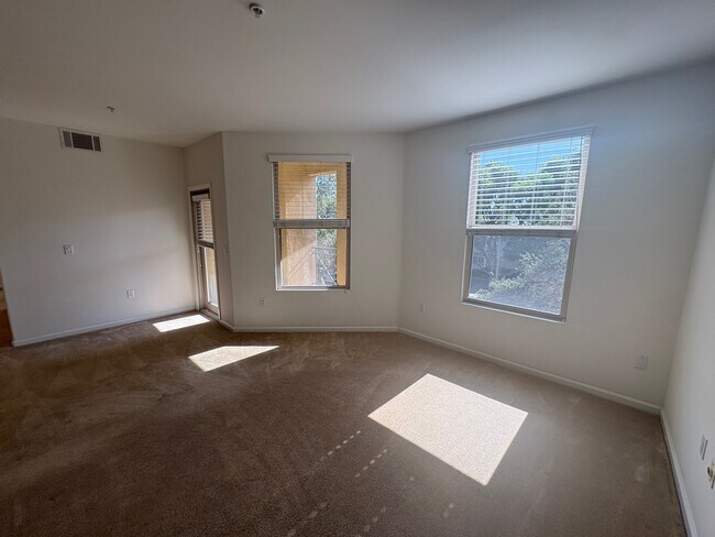 128 N Oak Knoll Ave, Unit 303 in Pasadena, CA - Building Photo - Building Photo