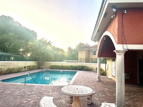 15400 SW 134th Pl in Miami, FL - Building Photo - Building Photo