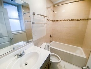 849 W Cornelia Ave, Unit 2S in Chicago, IL - Building Photo - Building Photo