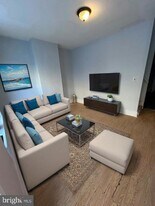 2728 W Oakdale St, Unit 1607 in Philadelphia, PA - Building Photo