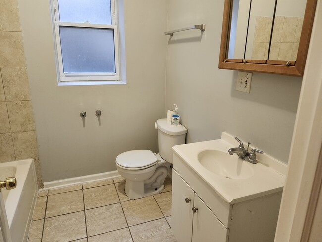 8016 S Ingleside Ave in Chicago, IL - Building Photo - Building Photo
